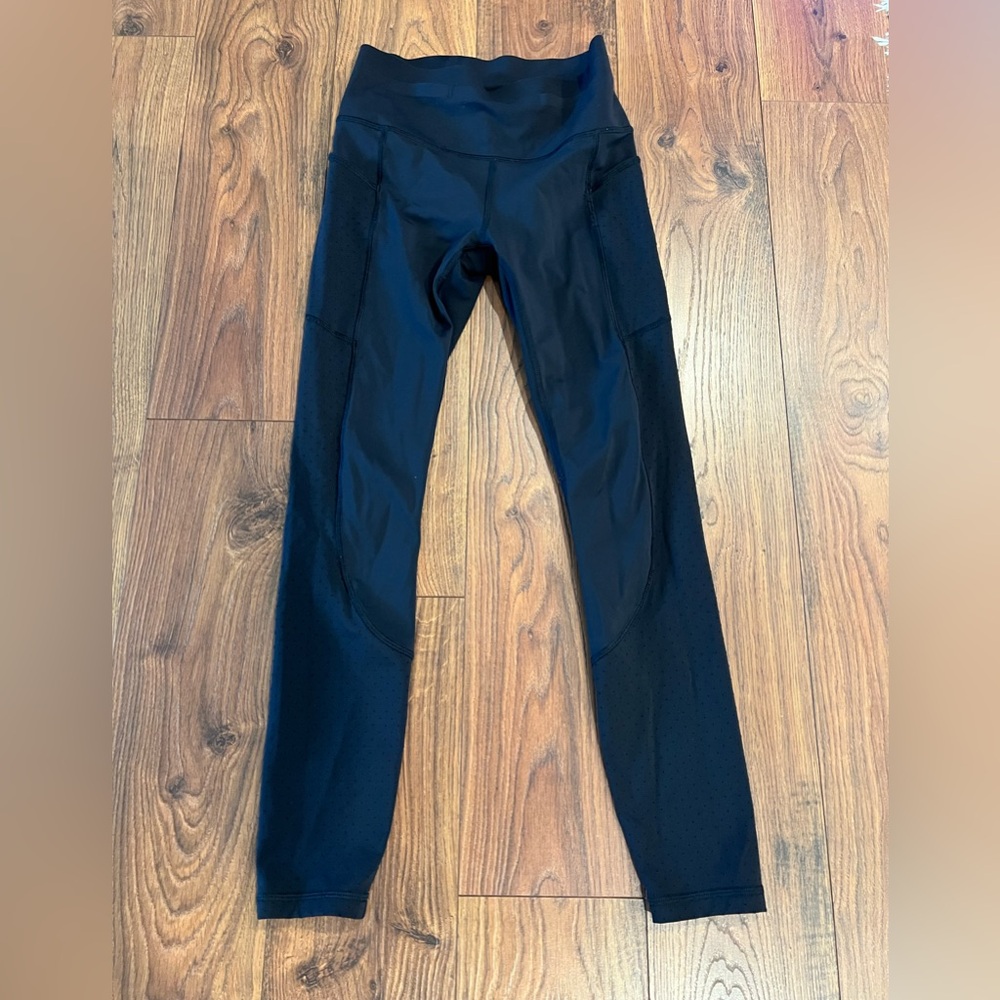 Lululemon Black Textures Dot Leggings Size 4